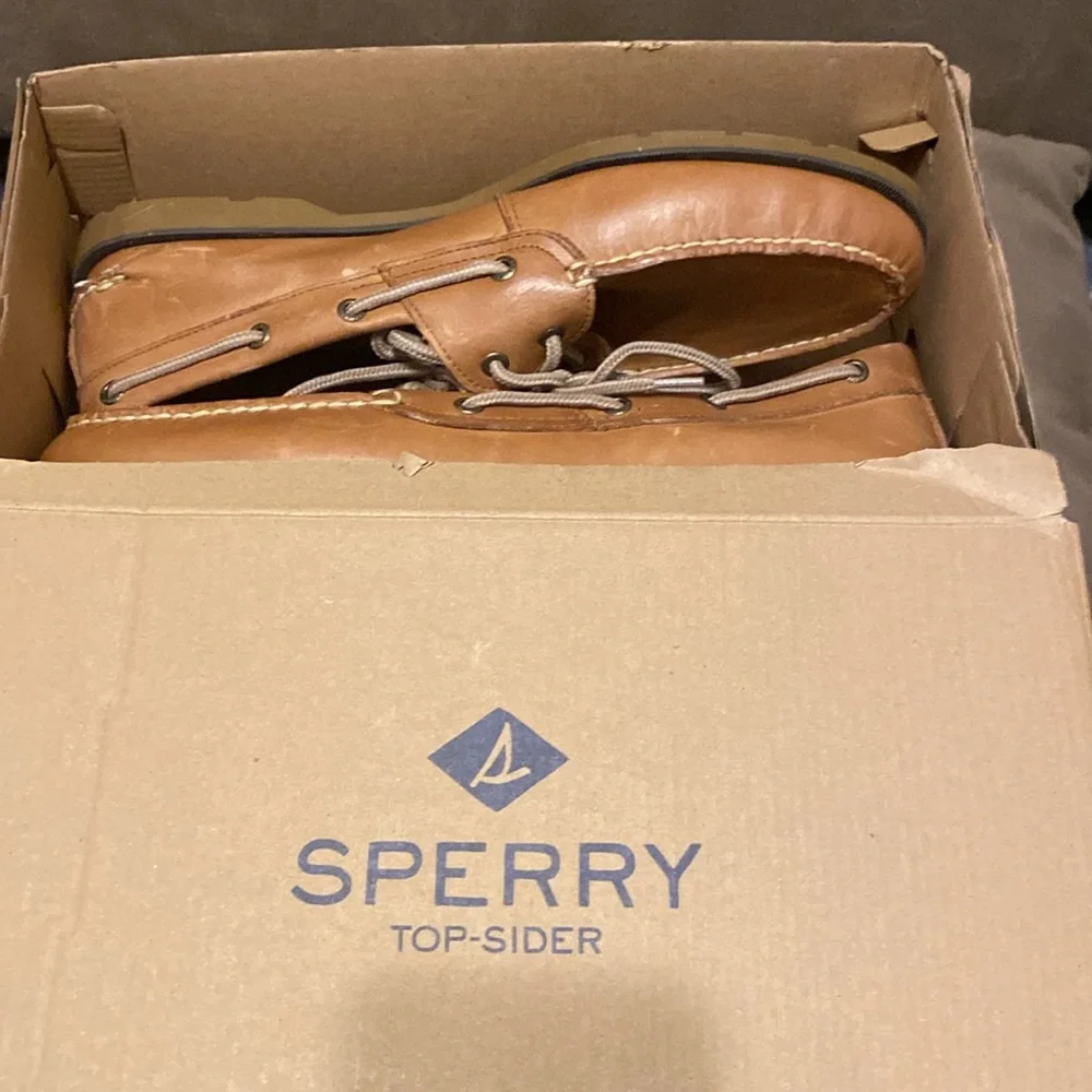 Sperry Brown Leather Boat Shoes with Gray Laces